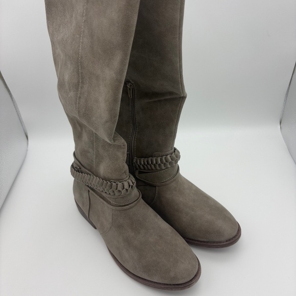 Rampage Gray/Taupe Ibsen Faux Suede Round Toe Knee High Boots w/ Zipper Closure - Picture 1 of 14